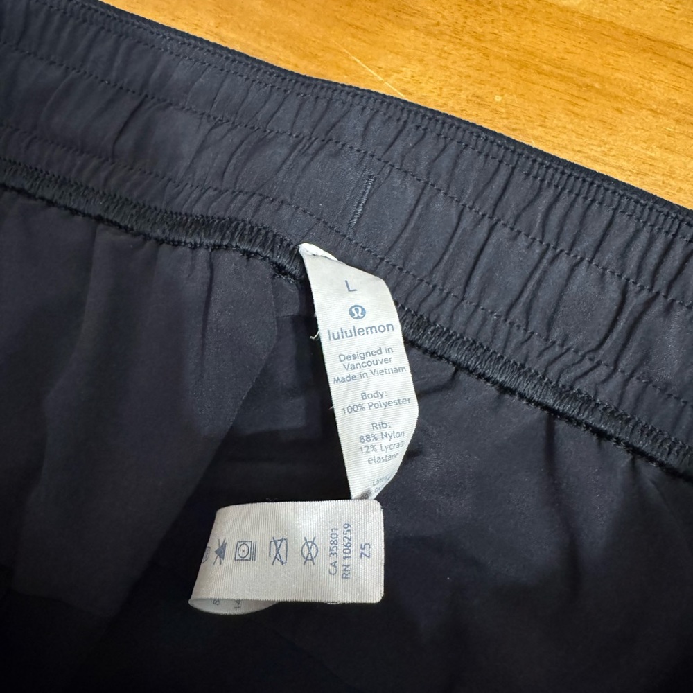 lululemon athletica Men's Black Joggers - Picture 2 of 4
